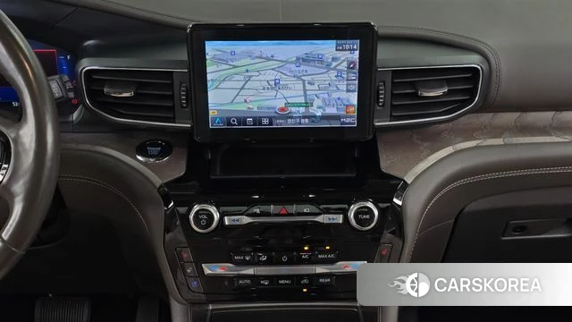 Ford Explorer 6th Generation 2022 Белый из Кореи, фото 3