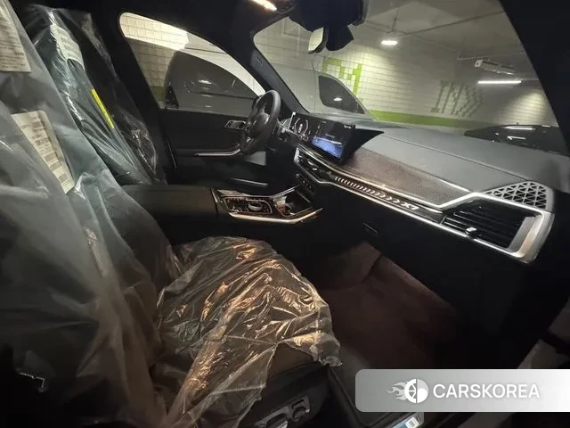 BMW X7 (G07) 2025 Белый из Кореи, фото 3