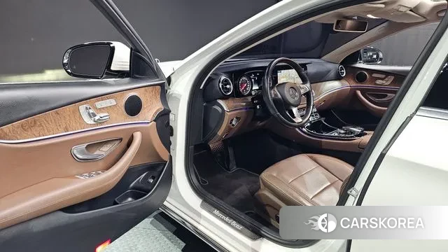 Mercedes-Benz E-Class W213 2018 Белый из Кореи, фото 3