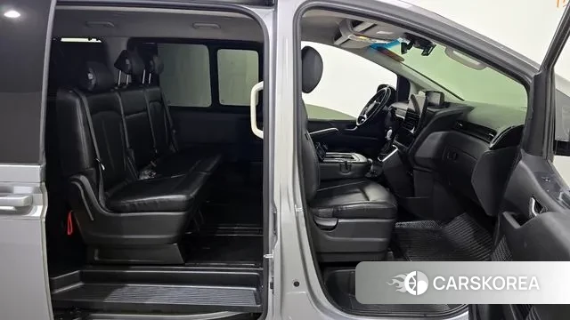 Hyundai Staria 2022 Серебряный из Кореи, фото 3