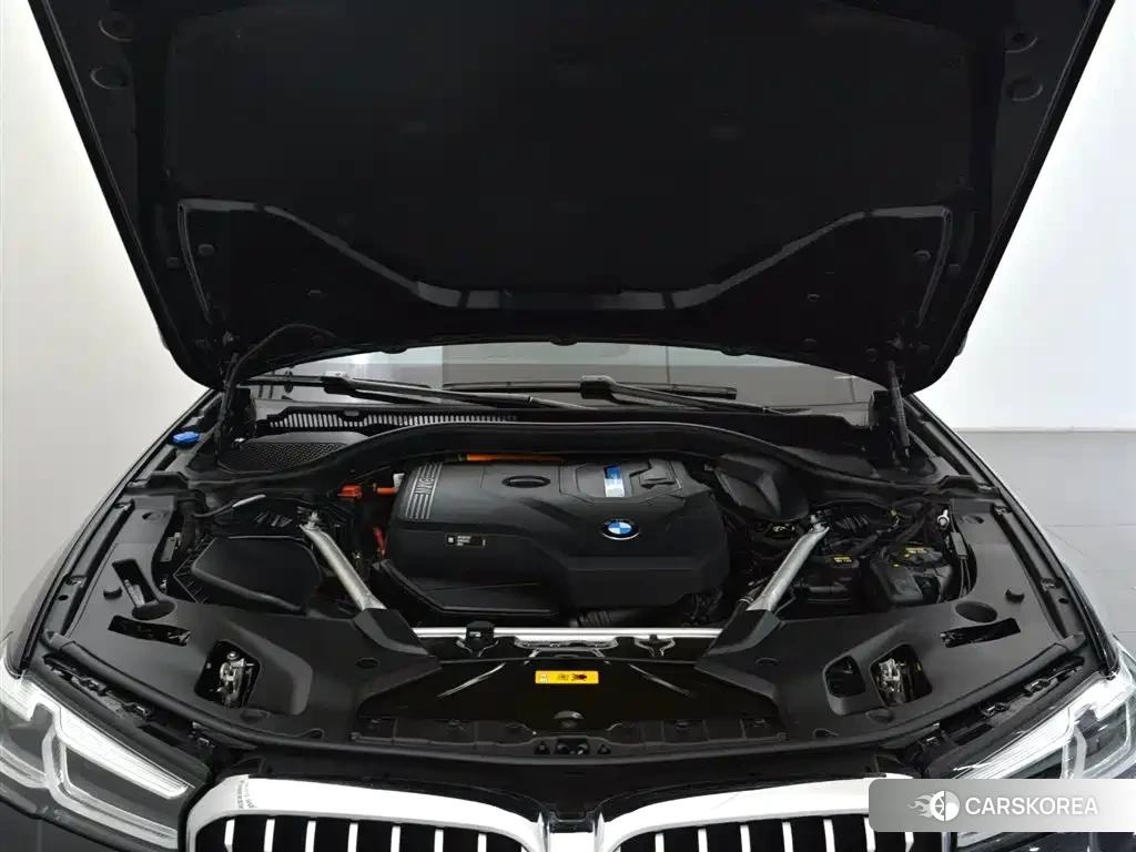BMW 5 Series New Energy 2022 Черный из Китая, фото 3