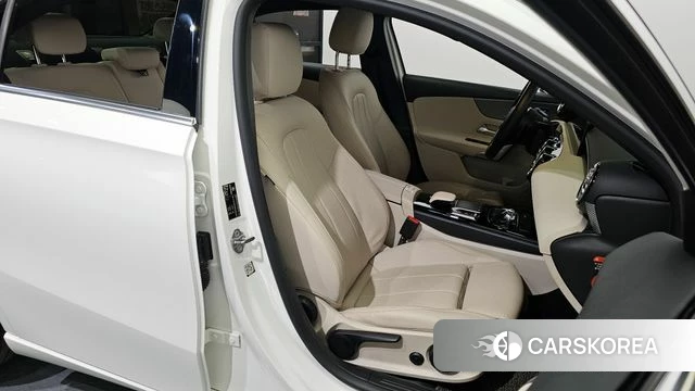 Mercedes-Benz A-Class W177 2021 Белый из Кореи, фото 3