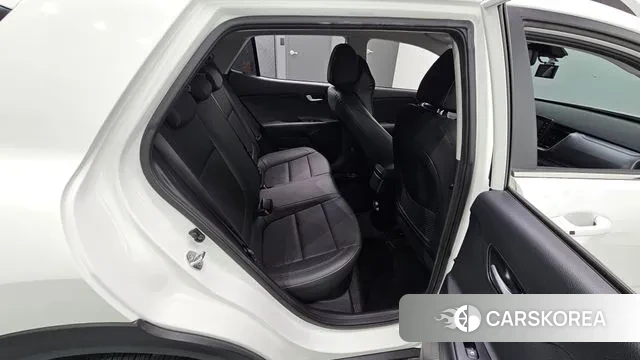 Kia Stonic 2018 Белый из Кореи, фото 3