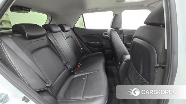 Hyundai Venue 2023 Белый из Кореи, фото 3