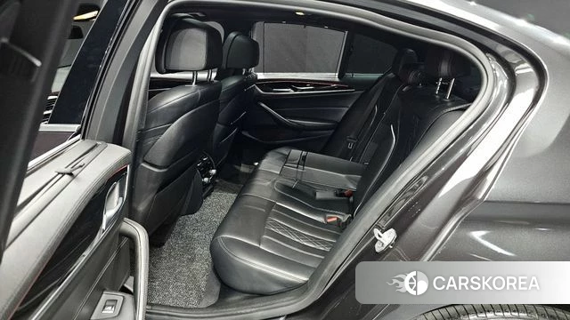 BMW 5 Series (G30) 2018 Серый из Кореи, фото 3