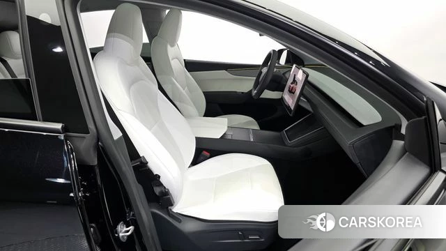Tesla Model Y 2025 Черный из Кореи, фото 3