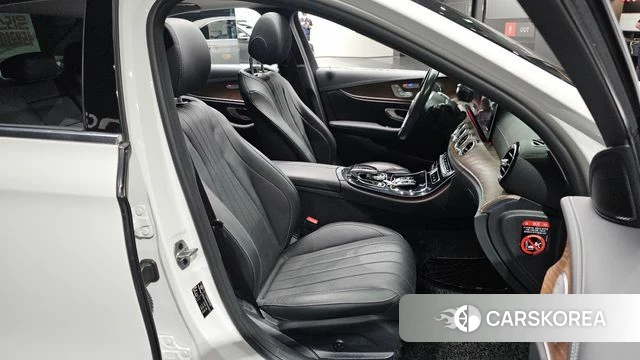 Mercedes-Benz E-Class W213 2019 Белый из Кореи, фото 3