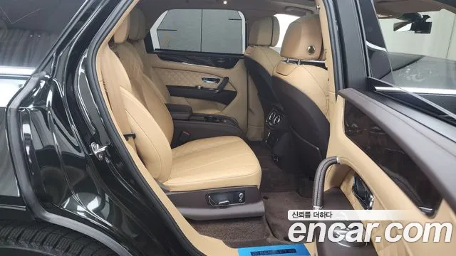 Bentley Bentayga 2018 Черный из Кореи, фото 3