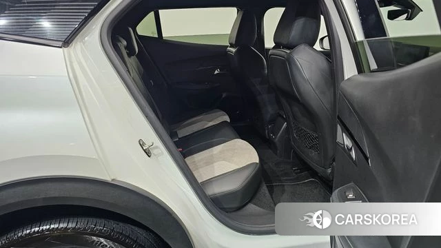 Peugeot e-2008 second generation 2021 Белый из Кореи, фото 3