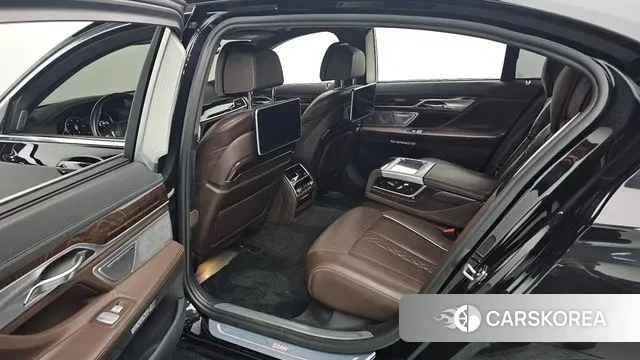 BMW 7 Series (G11) 2018 Черный из Кореи, фото 3