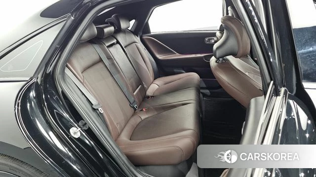BMW i4 2022 Серебристо-серый из Кореи, фото 3