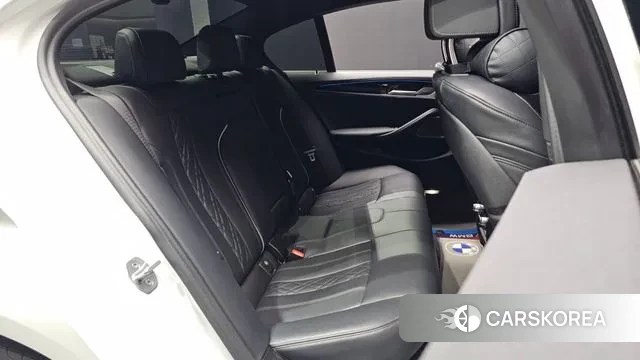 BMW 5 Series (G30) 2022 Белый из Кореи, фото 3