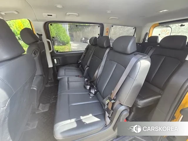 Hyundai Staria 2024 Желтый из Кореи, фото 3