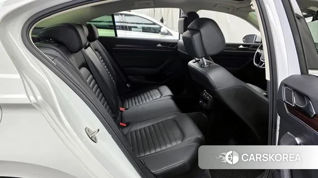 Volkswagen Passat GT (B8) 2018 Белый из Кореи, фото 3