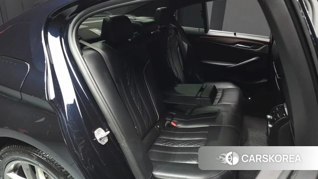 BMW 5 Series (G30) 2018 Черный из Кореи, фото 3