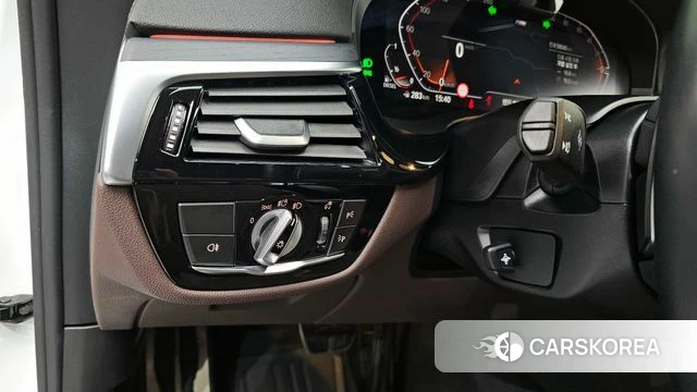 BMW 6 Series GT (G32) 2022 Белый из Кореи, фото 3