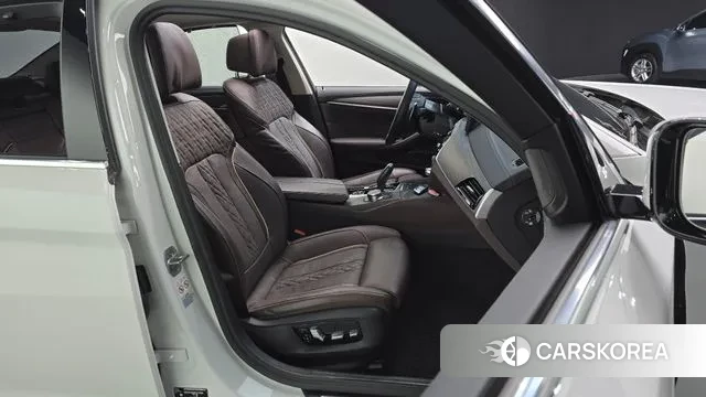 BMW 5 Series (G30) 2022 Белый из Кореи, фото 3