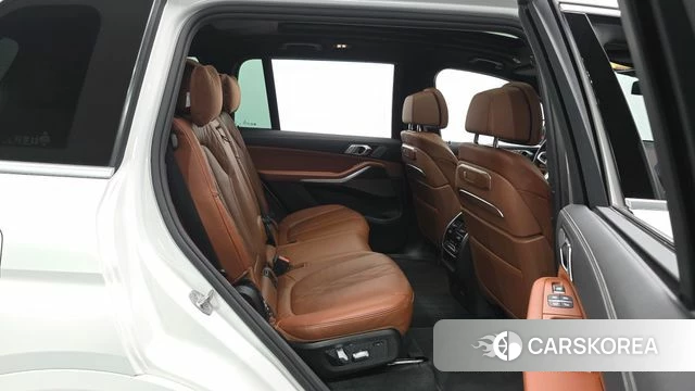 BMW X7 (G07) 2025 Белый из Кореи, фото 3