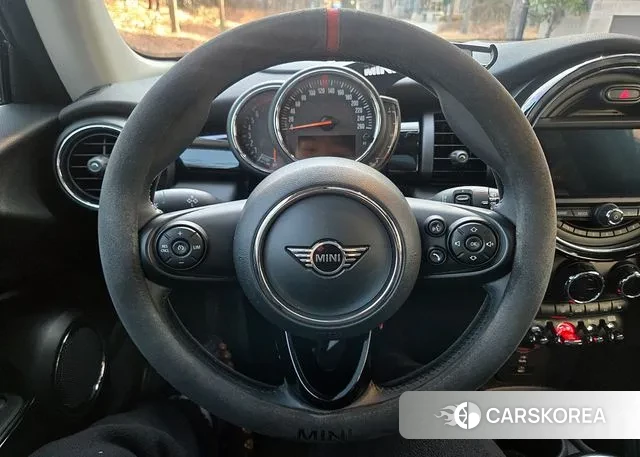 Mini Cooper 2020 Светло-серебряный цвет из Кореи, фото 3