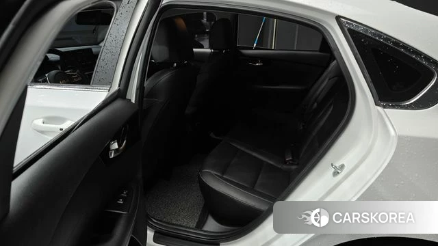 Kia The New K3 2nd generation 2021 Белый из Кореи, фото 3