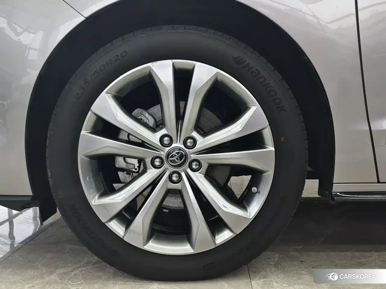 Toyota Sienna 2023 Silver/gray из Китая, фото 3