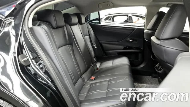 Lexus ES300h 7th generation 2023 Черный из Кореи, фото 3