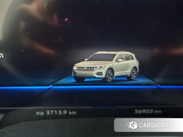 Volkswagen Touareg 3rd generation 2020 Белый из Кореи, фото 3