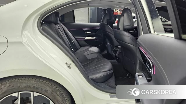 Mercedes-Benz E-Class W214 2024 Белый из Кореи, фото 3