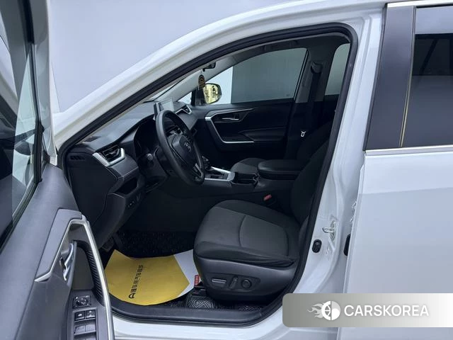 Toyota RAV4 Rongfang 2022 Белый из Китая, фото 3