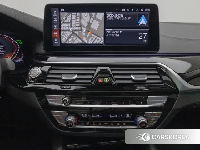 BMW 5 Series (G30) 2022 Белый из Кореи, фото 3