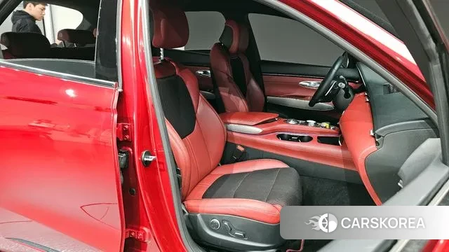 Genesis GV70 2021 Красный из Кореи, фото 3