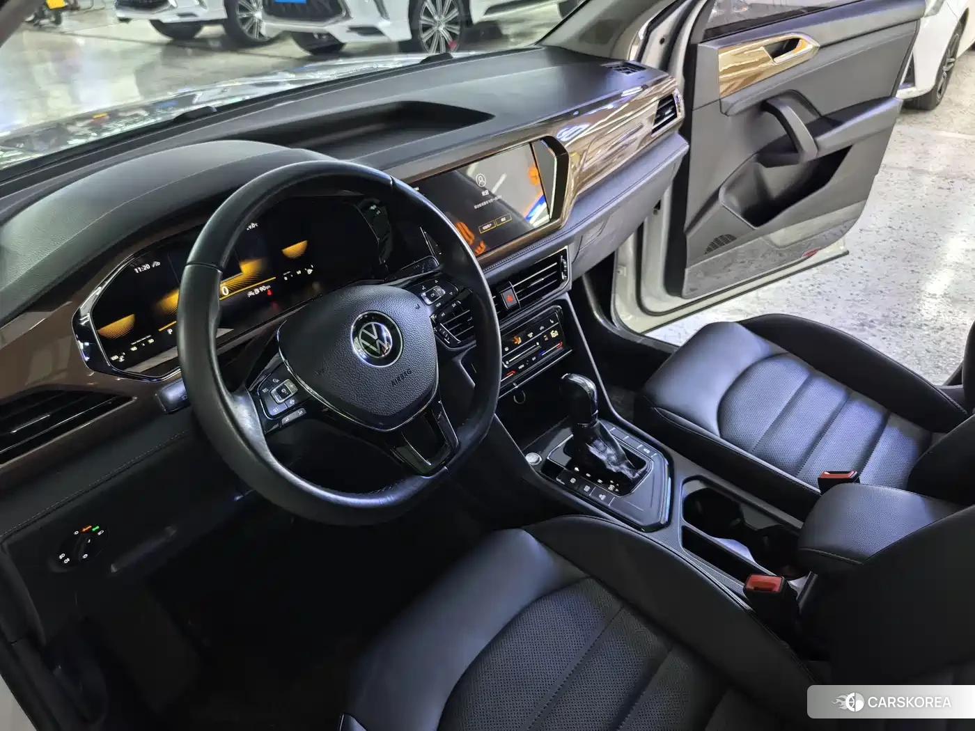 Volkswagen Tharu 2023 Белый из Китая, фото 3