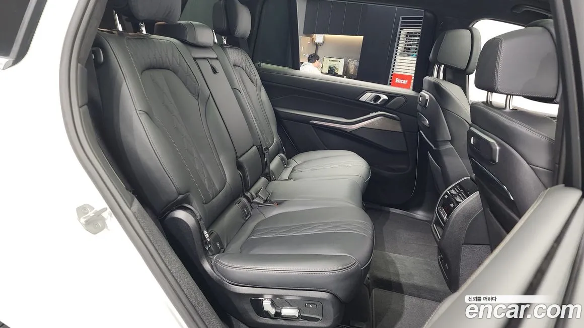 BMW X7 (G07) 2023 Белый из Кореи, фото 3