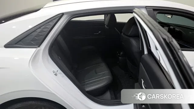 Hyundai The New Avante (CN7) 2024 Белый из Кореи, фото 3