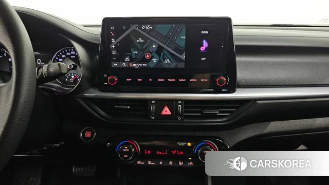 Kia The New K3 2nd generation 2021 Белый из Кореи, фото 3