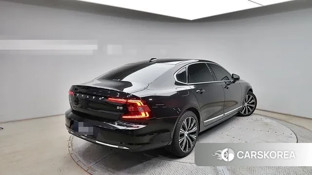 Volvo S90 2025 Черный из Кореи, фото 3
