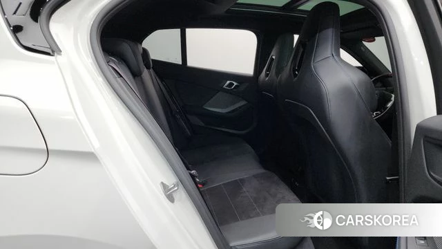 BMW 1 Series (F70) 2025 Белый из Кореи, фото 3