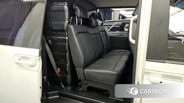 Hyundai Staria 2022 Белый из Кореи, фото 3