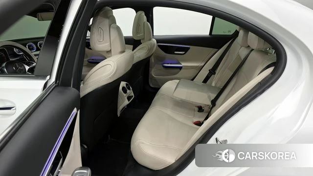 Mercedes-Benz C-Class W206 2023 Белый из Кореи, фото 3