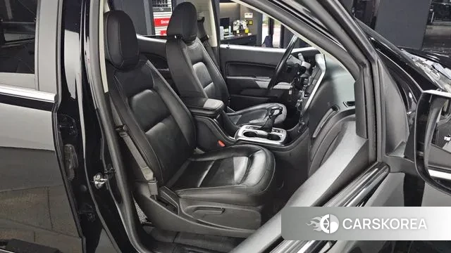 Chevrolet (GM Daewoo) Real New Colorado 2022 Черный из Кореи, фото 3