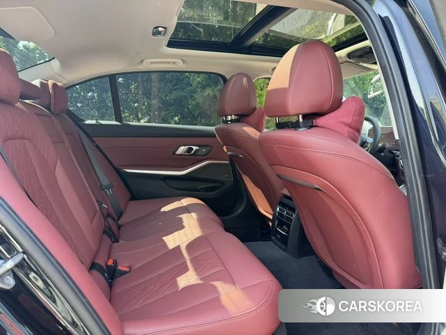 BMW 3 series 2023 Черный из Китая, фото 3