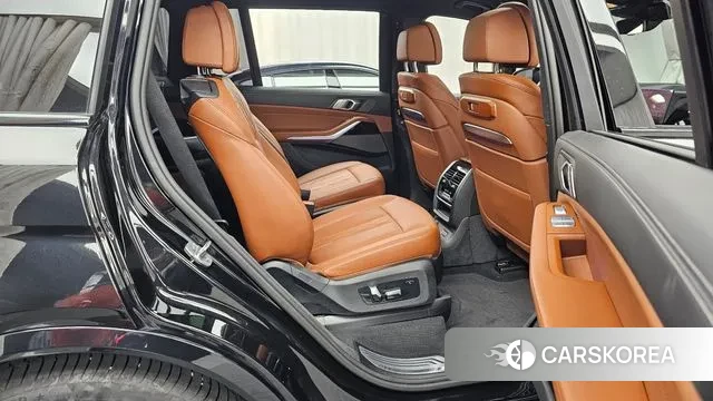 BMW X7 (G07) 2024 Черный из Кореи, фото 3