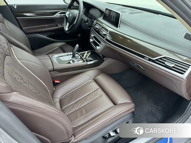 BMW 7 series 2022 Темно-серый из Китая, фото 3