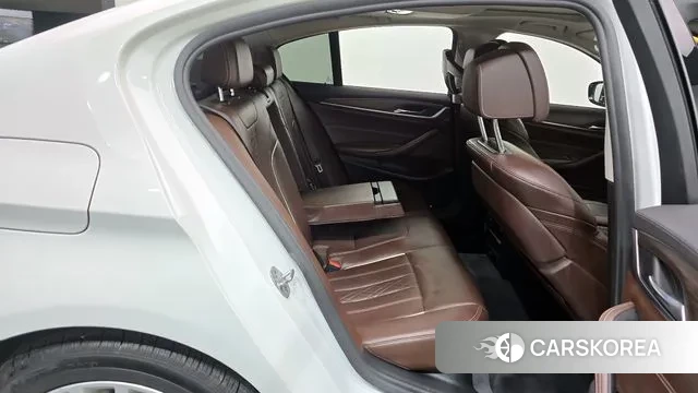 BMW 5 Series (G30) 2018 Белый из Кореи, фото 3