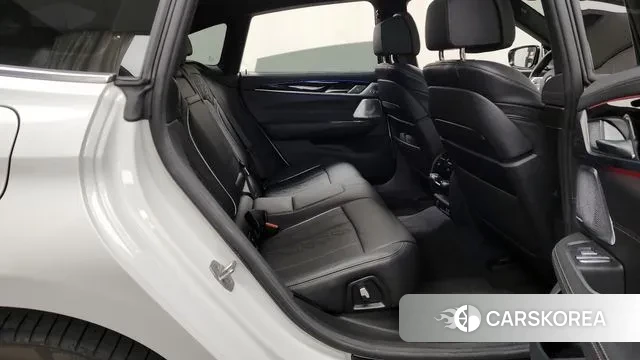 BMW 6 Series GT (G32) 2022 Белый из Кореи, фото 3