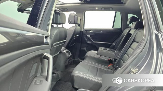 Volkswagen Tiguan second Generation 2020 Серый из Кореи, фото 3