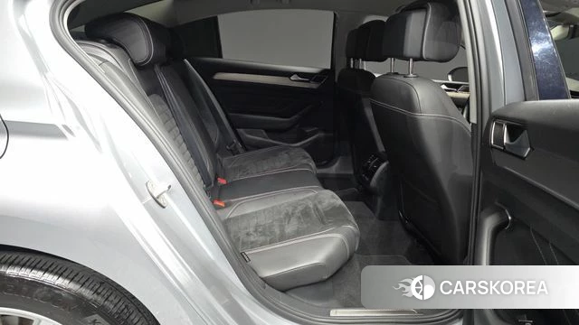 Volkswagen Passat GT (B8) 2021 Серебряный из Кореи, фото 3