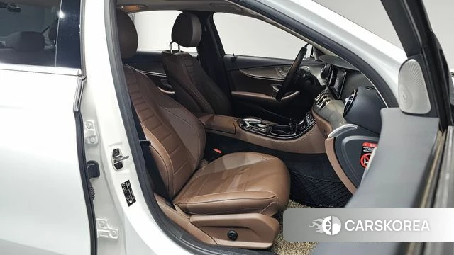 Mercedes-Benz E-Class W213 2019 Белый из Кореи, фото 3