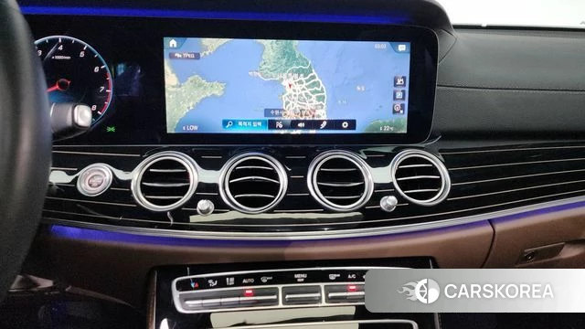 Mercedes-Benz E-Class W213 2021 Белый из Кореи, фото 3