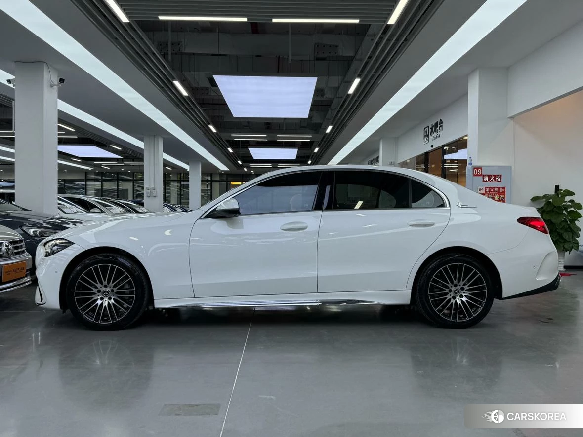 Mercedes-Benz Class C 2024 Белый из Китая, фото 3
